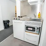 Central Coventry Budget Studio With Kitchen