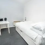 Central Coventry Budget Studio With Kitchen