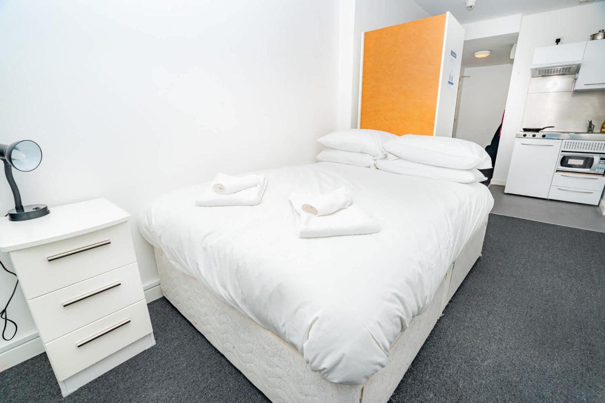 Budget With Kitchen * Coventry